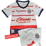 Jersey (Playera) Uniforme de Niño Chivas Visita 23/24.